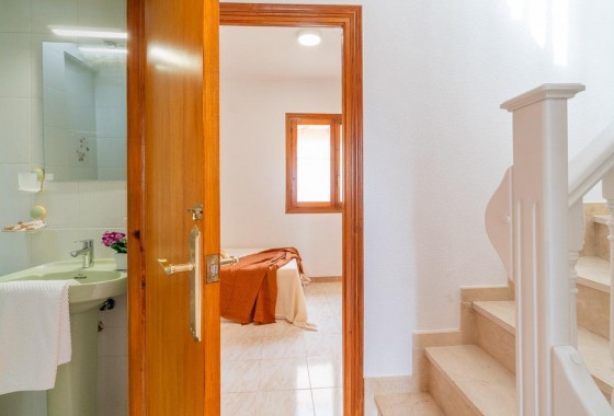 Resale - Villa - Torrevieja - La Siesta - El Salado - Torreta