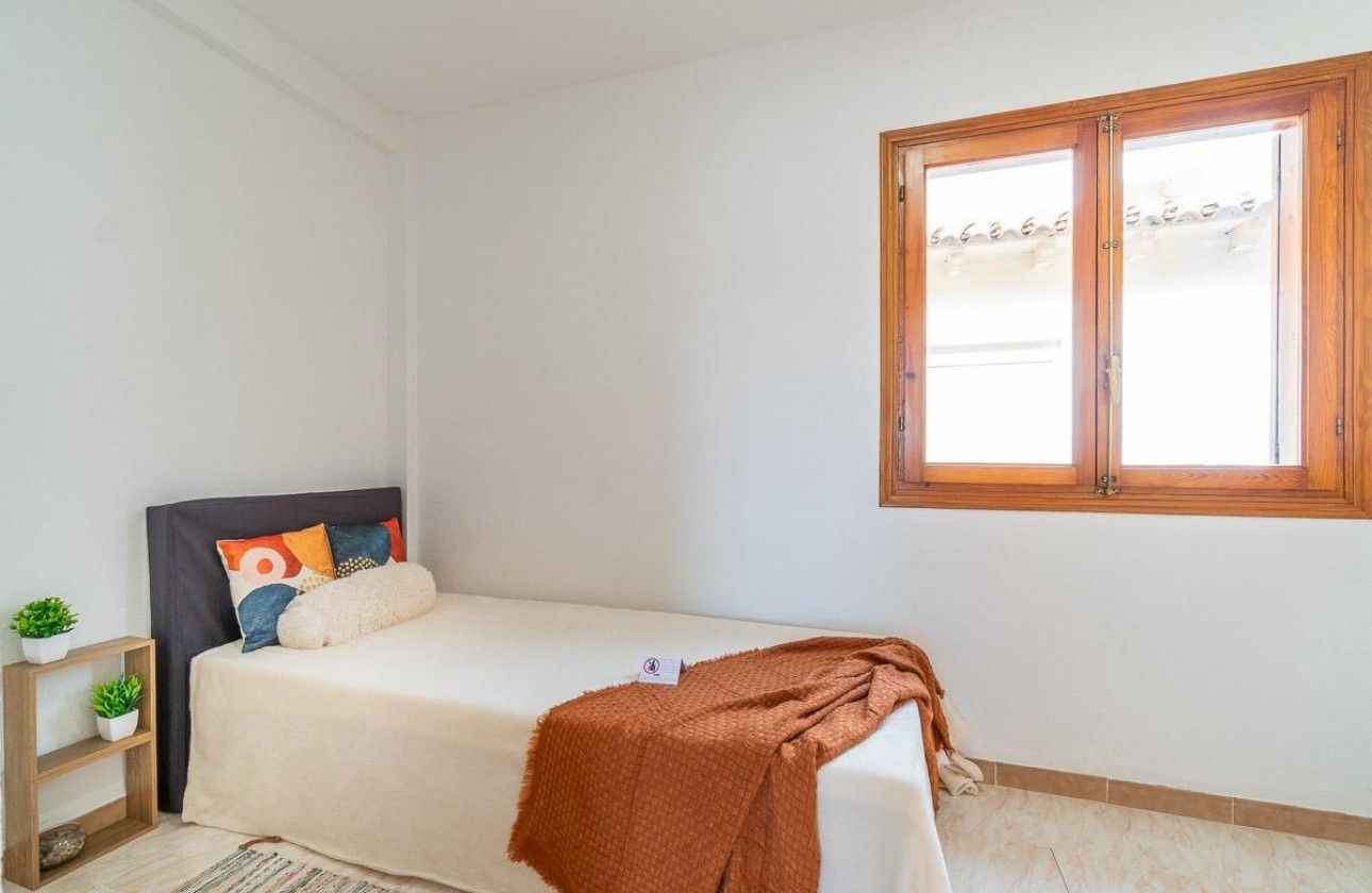 Resale - Villa - Torrevieja - La Siesta - El Salado - Torreta