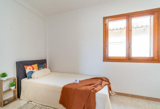 Resale - Villa - Torrevieja - La Siesta - El Salado - Torreta