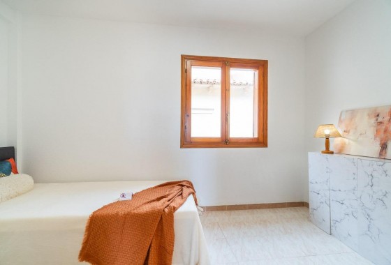 Resale - Villa - Torrevieja - La Siesta - El Salado - Torreta