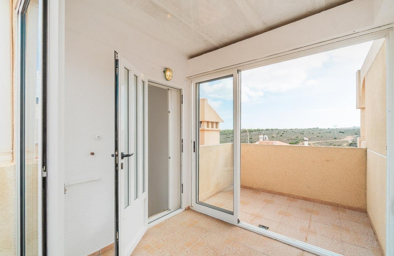 Resale - Villa - Torrevieja - La Siesta - El Salado - Torreta