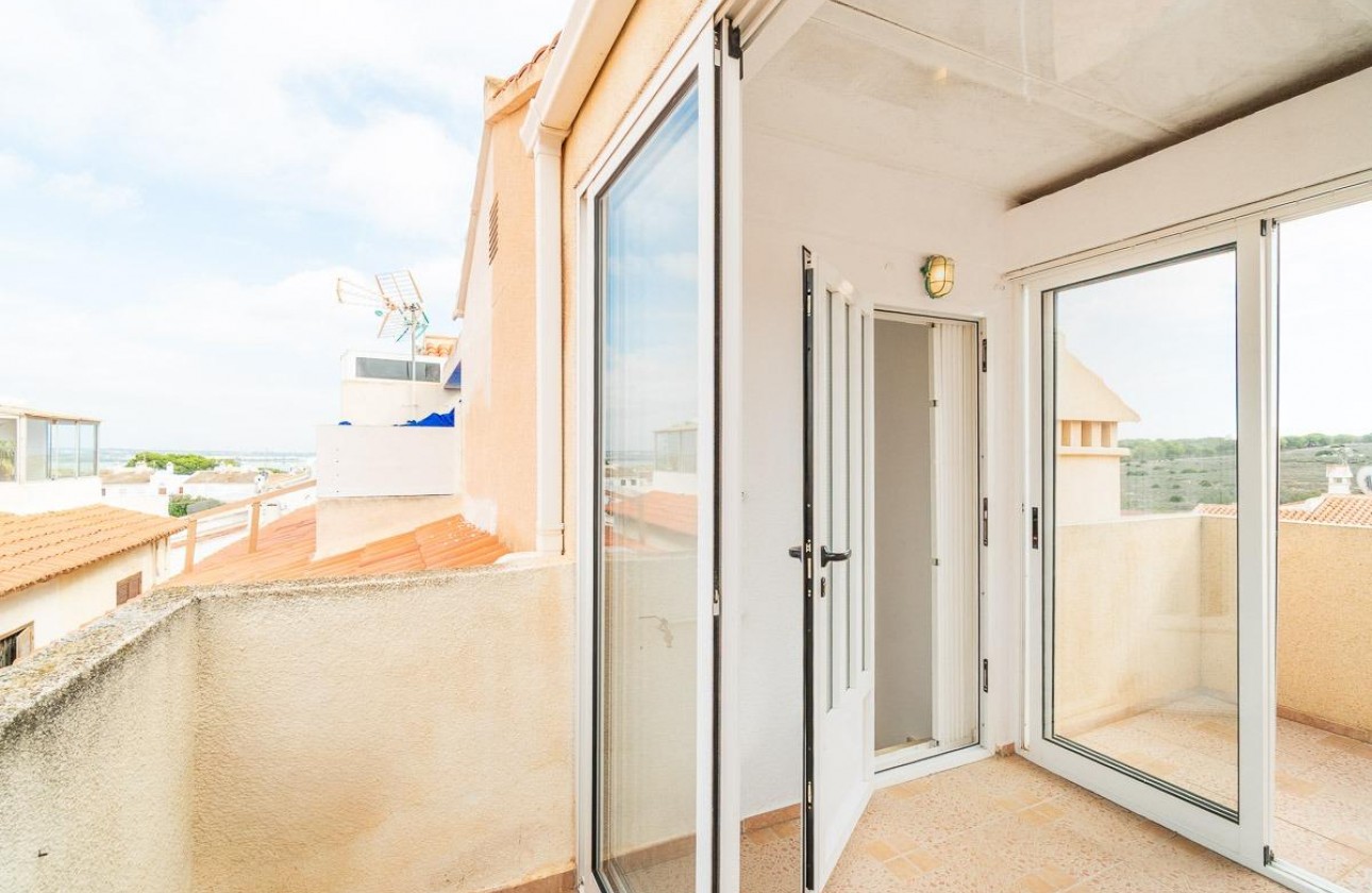 Resale - Villa - Torrevieja - La Siesta - El Salado - Torreta