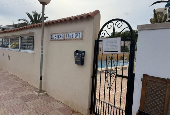 Resale - Villa - Torrevieja - La Siesta - El Salado - Torreta