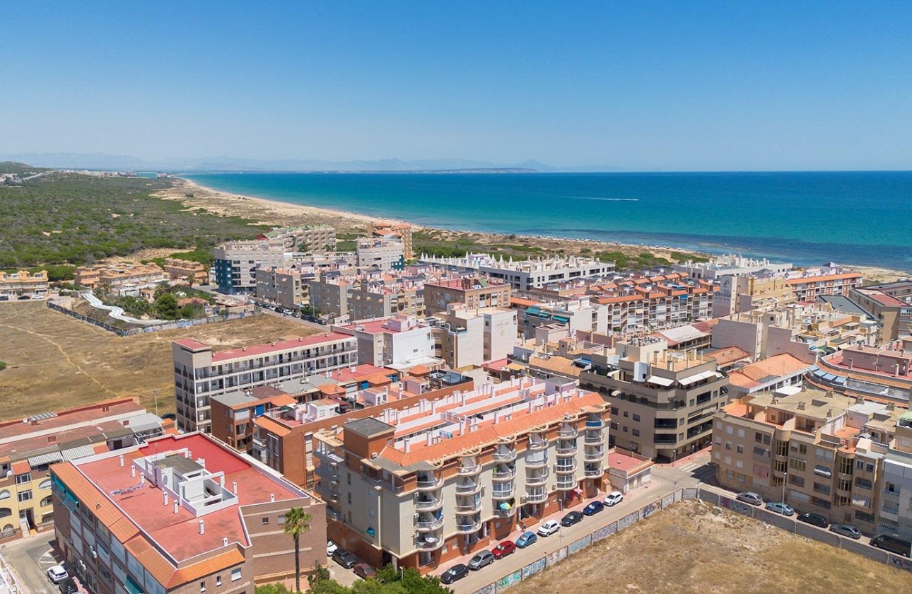 Resale - Apartment / flat - Torrevieja - La Mata pueblo