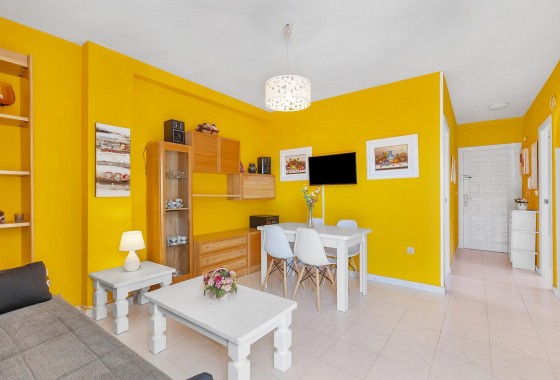 Resale - Apartment / flat - Torrevieja - La Mata pueblo