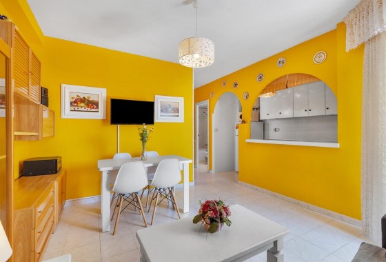 Resale - Apartment / flat - Torrevieja - La Mata pueblo