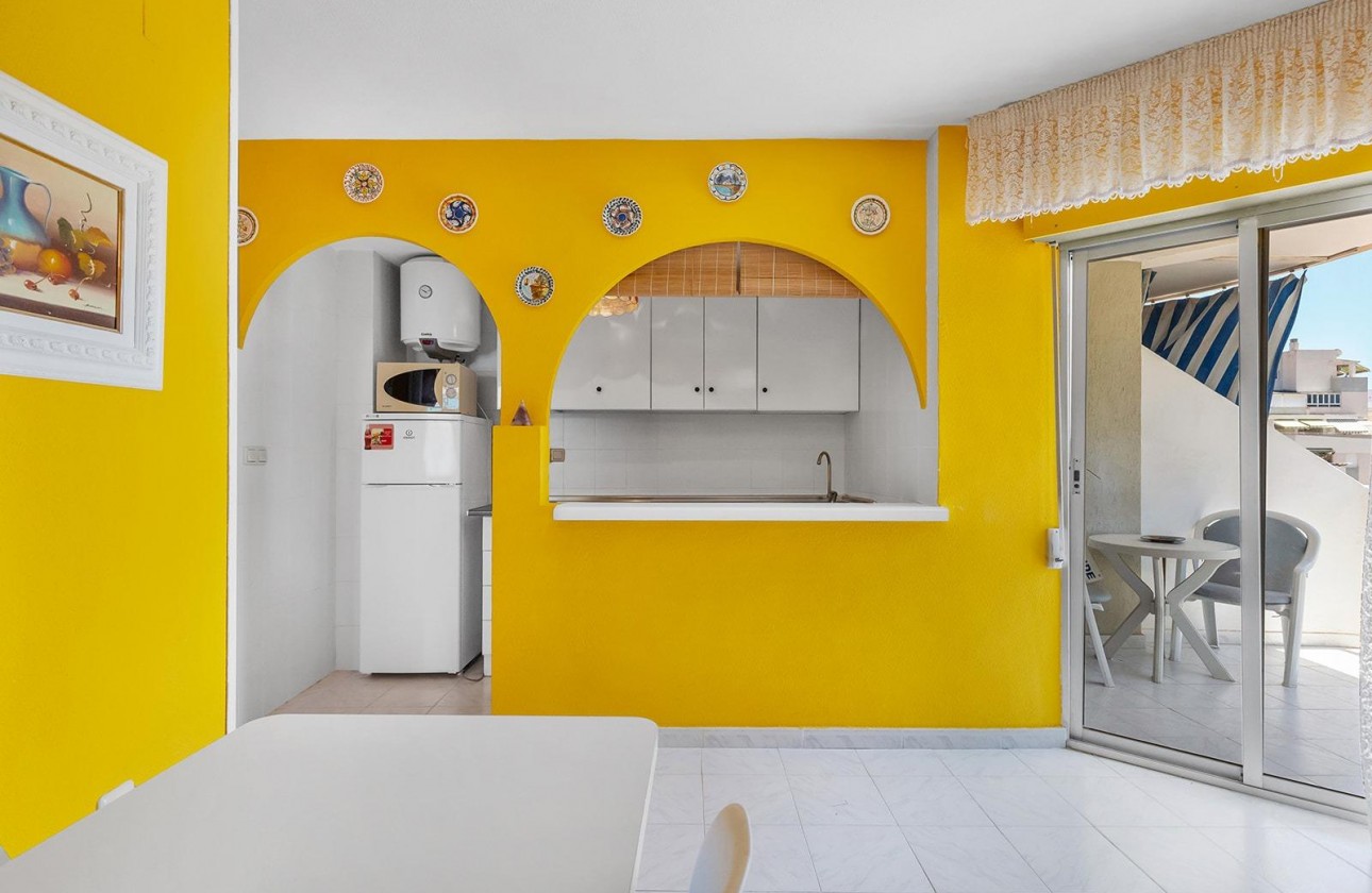 Resale - Apartment / flat - Torrevieja - La Mata pueblo