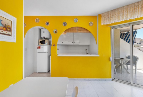Resale - Apartment / flat - Torrevieja - La Mata pueblo