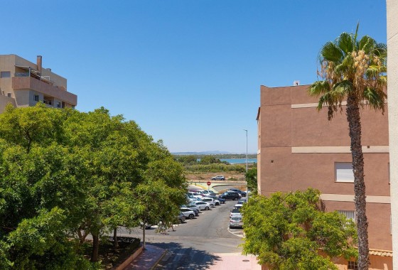 Resale - Apartment / flat - Torrevieja - La Mata pueblo