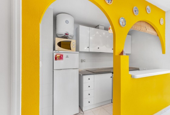 Resale - Apartment / flat - Torrevieja - La Mata pueblo