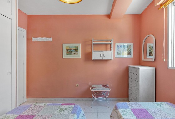 Resale - Apartment / flat - Torrevieja - La Mata pueblo