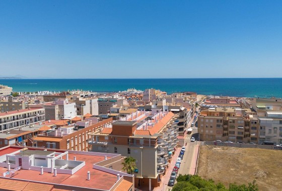 Resale - Apartment / flat - Torrevieja - La Mata pueblo