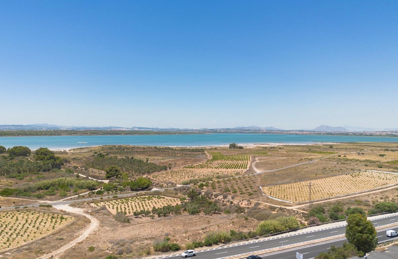 Resale - Apartment / flat - Torrevieja - La Mata pueblo