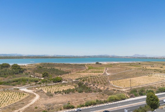 Resale - Apartment / flat - Torrevieja - La Mata pueblo