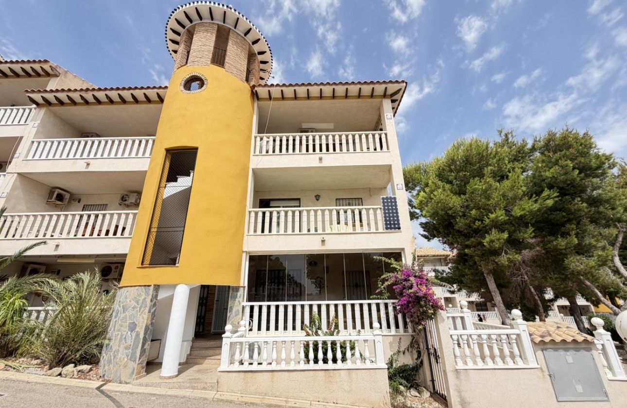 Resale - Apartment / flat - Villamartin