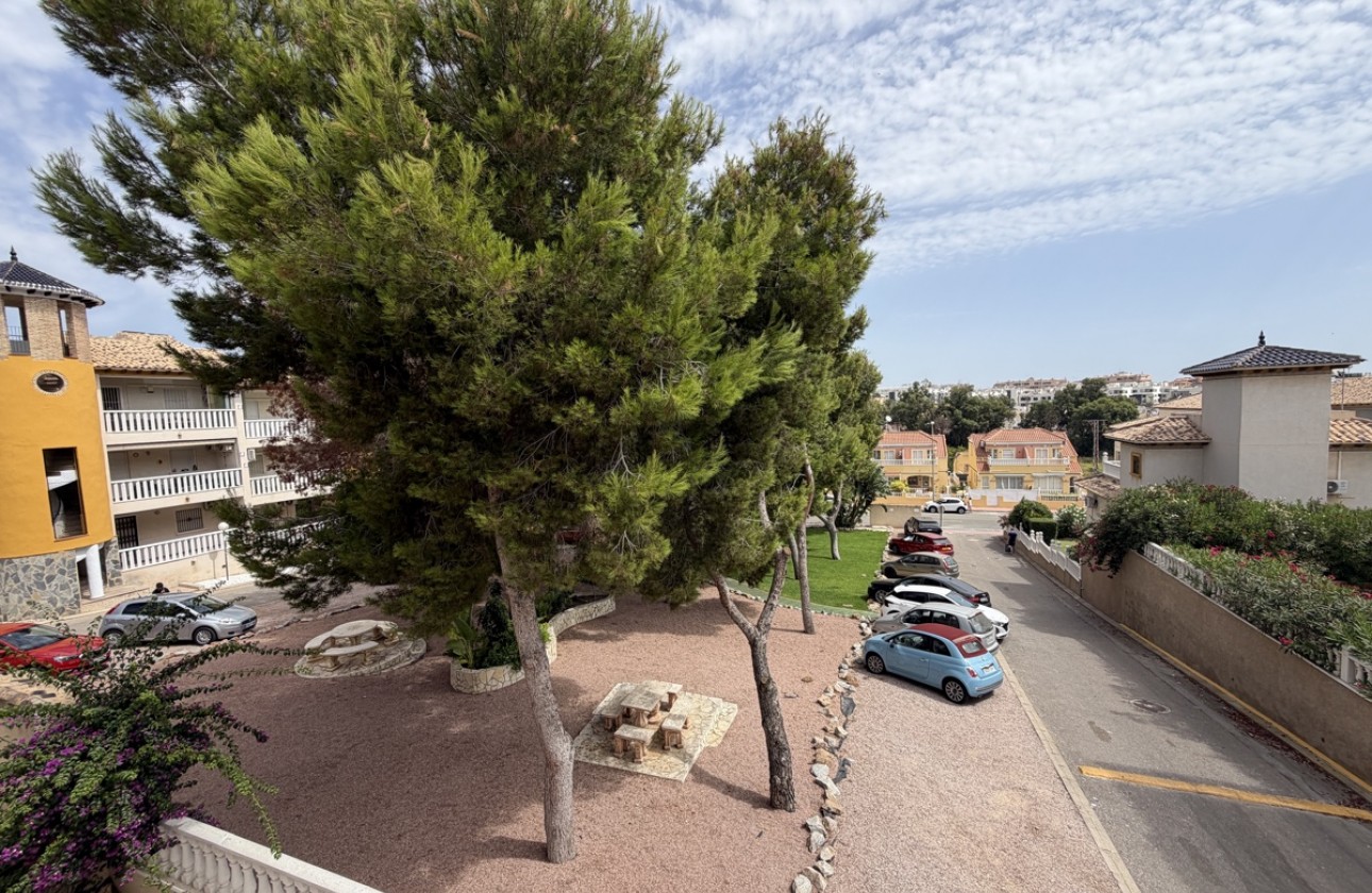 Resale - Apartment / flat - Villamartin
