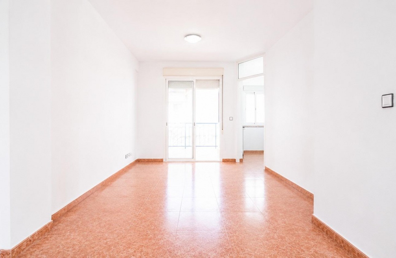 Reventa - Apartamento / piso - Torrevieja - Estacion de autobuses