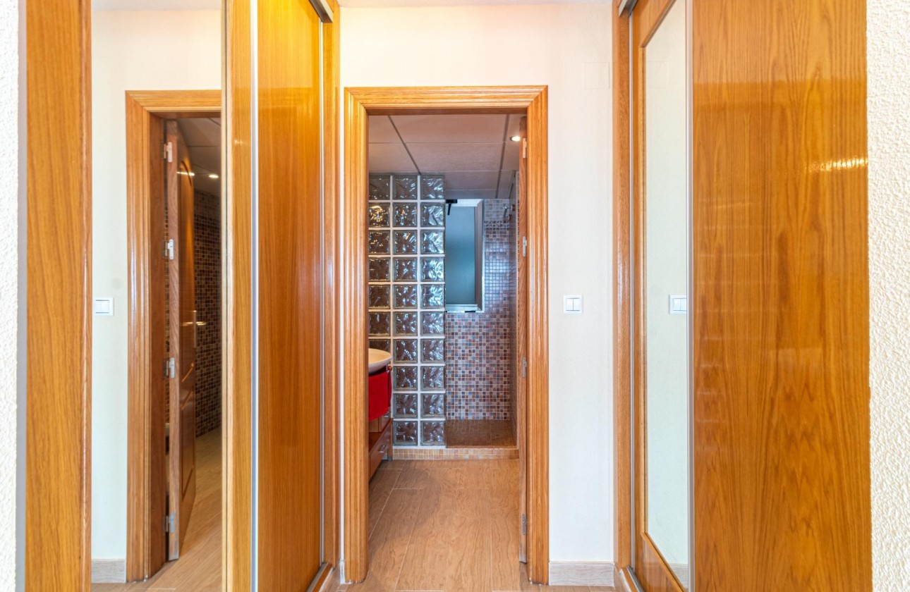 Resale - Apartment / flat - Torrevieja - Playa de los locos