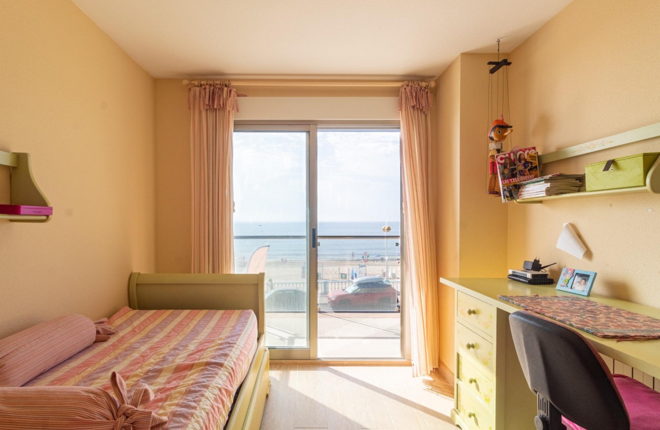 Resale - Apartment / flat - Torrevieja - Playa de los locos