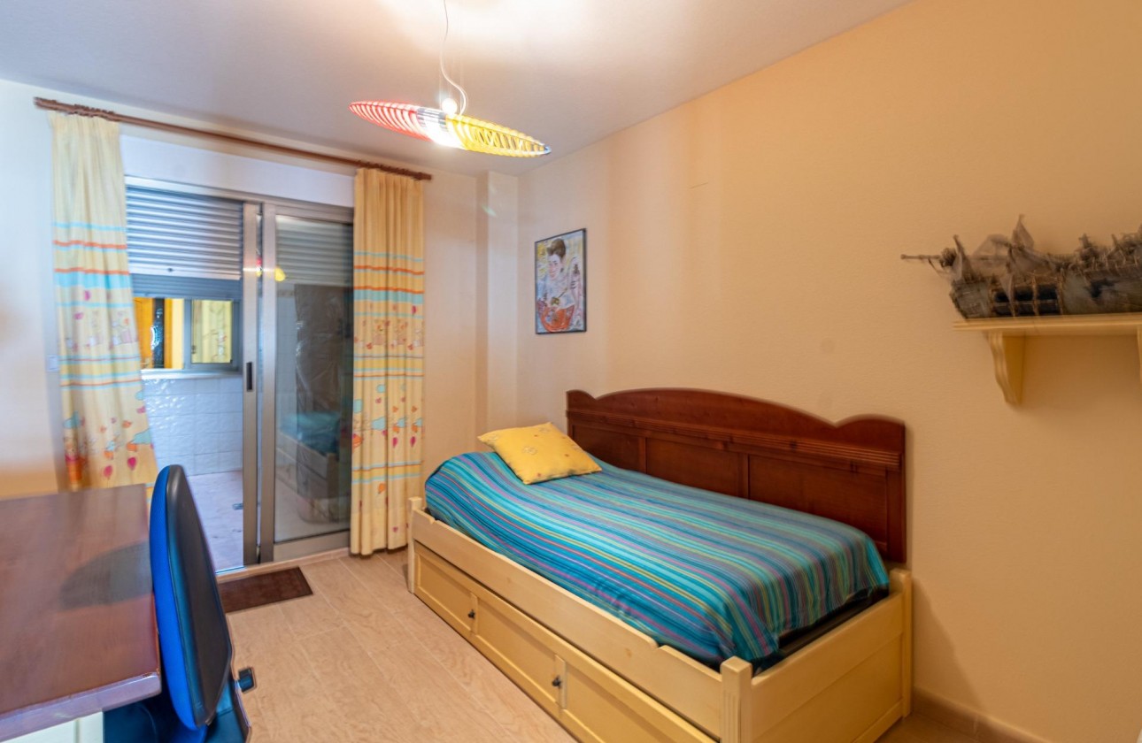 Resale - Apartment / flat - Torrevieja - Playa de los locos