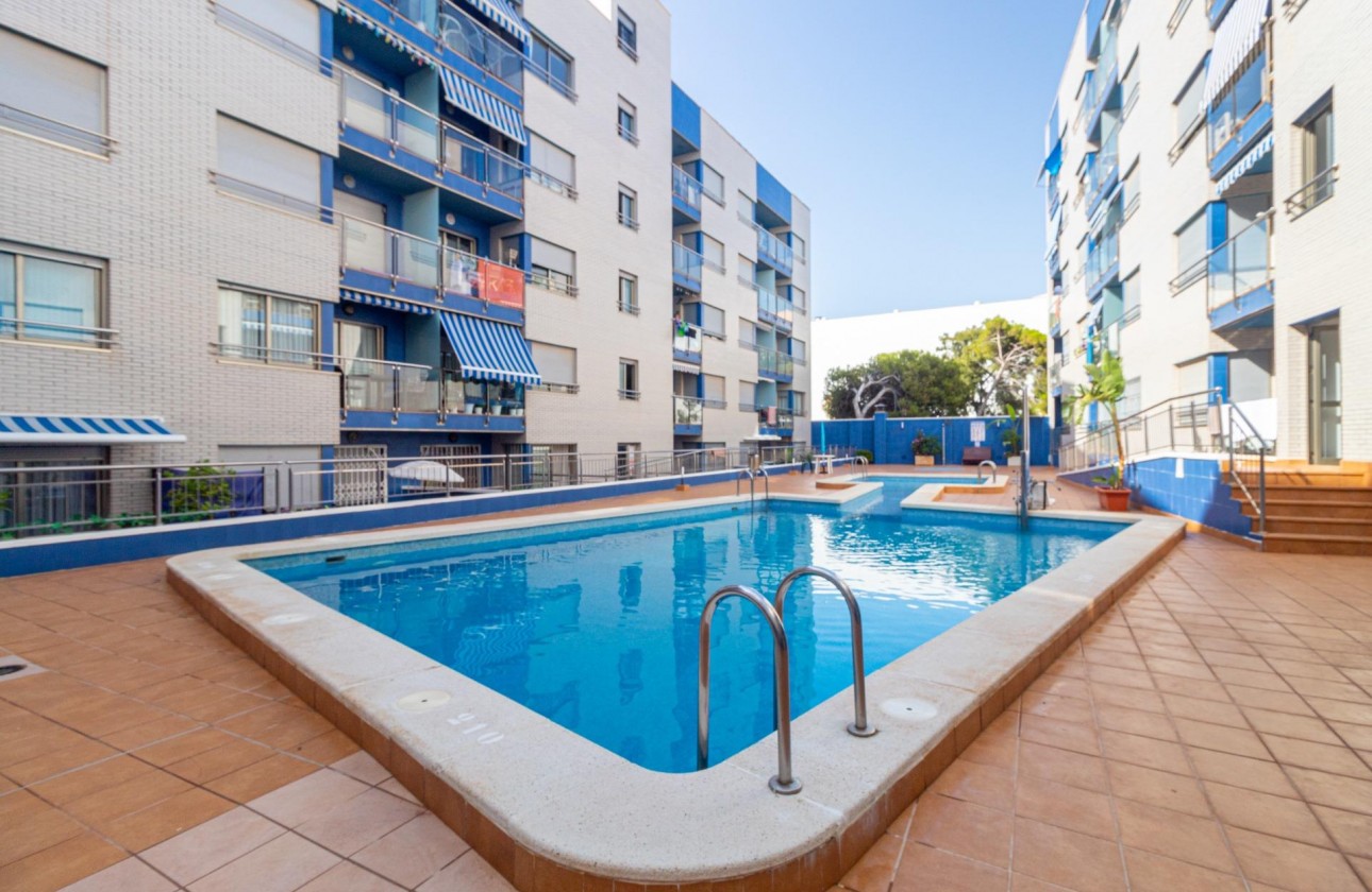 Resale - Apartment / flat - Torrevieja - Playa de los locos