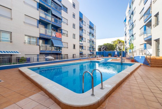 Resale - Apartment / flat - Torrevieja - Playa de los locos