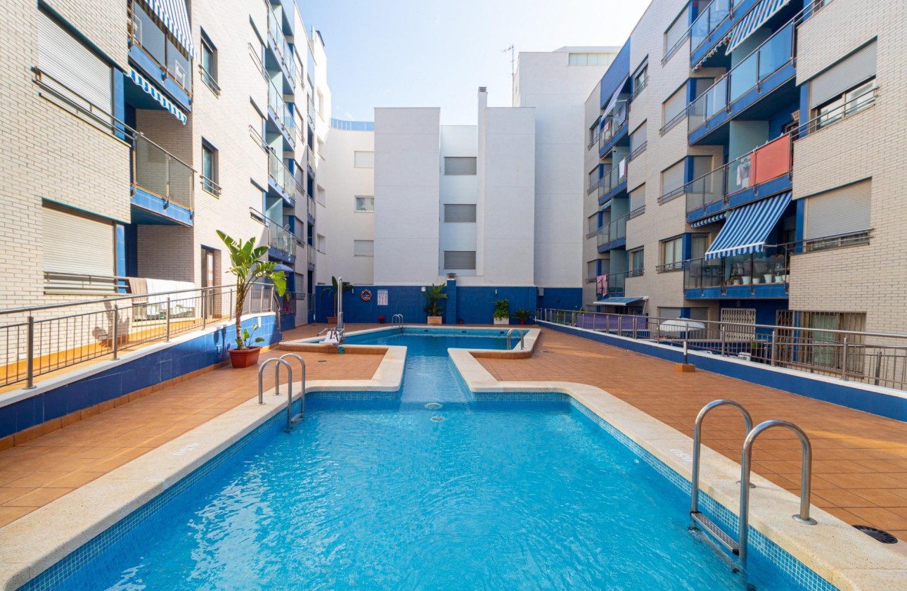 Resale - Apartment / flat - Torrevieja - Playa de los locos