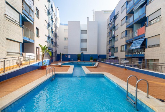 Resale - Apartment / flat - Torrevieja - Playa de los locos