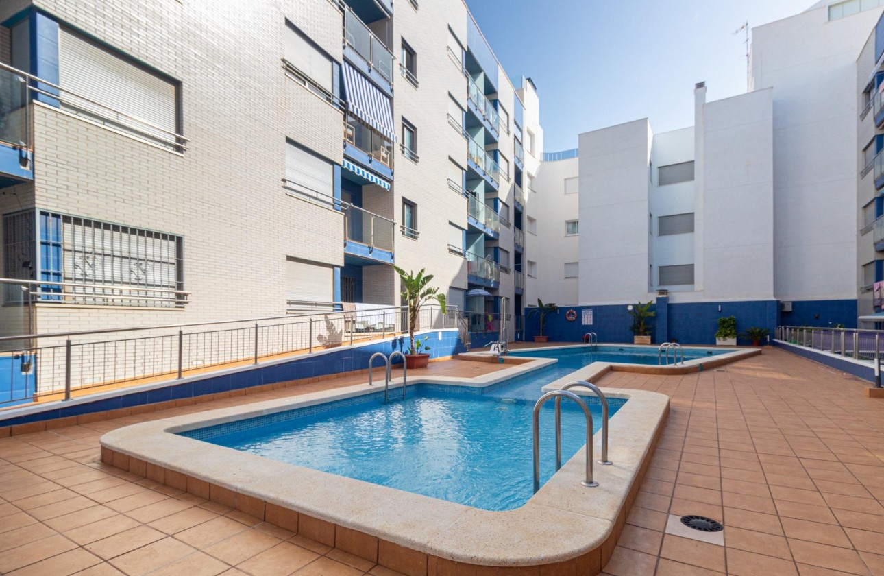Resale - Apartment / flat - Torrevieja - Playa de los locos