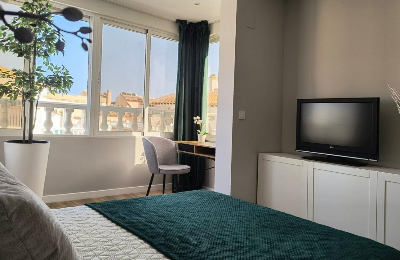 Resale - Villa - Orihuela - Urbanización Perla del Mar