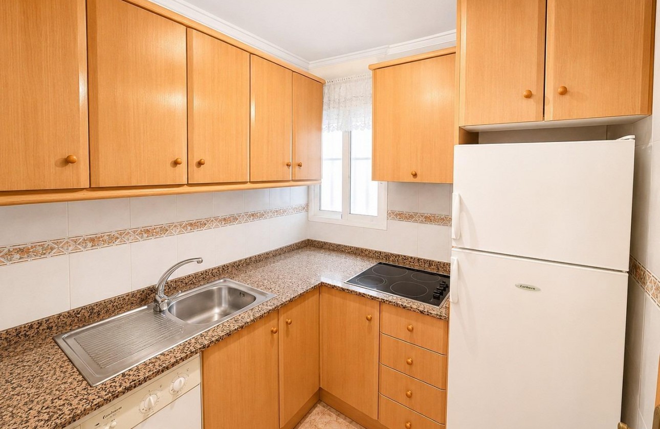 Resale - Apartment / flat - Torrevieja - Estacion de autobuses