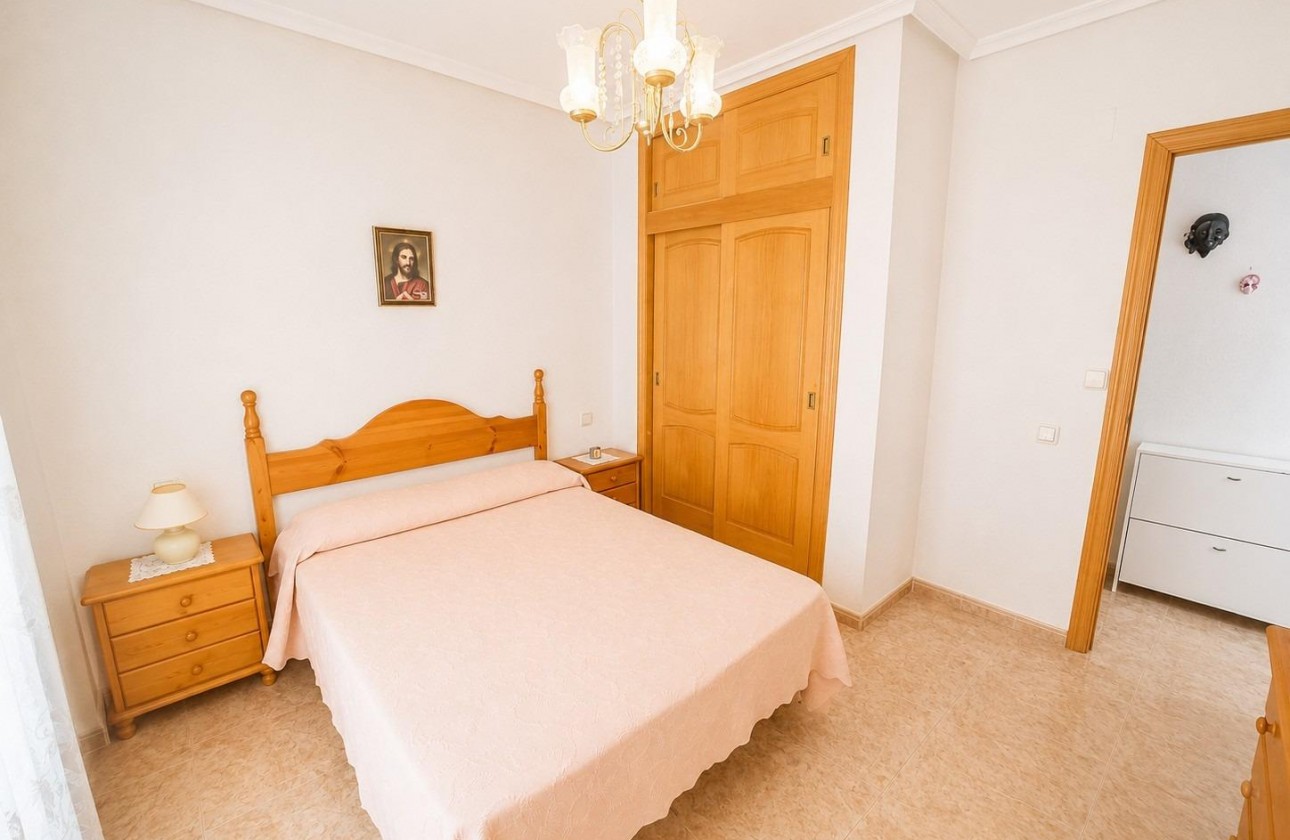 Resale - Apartment / flat - Torrevieja - Estacion de autobuses