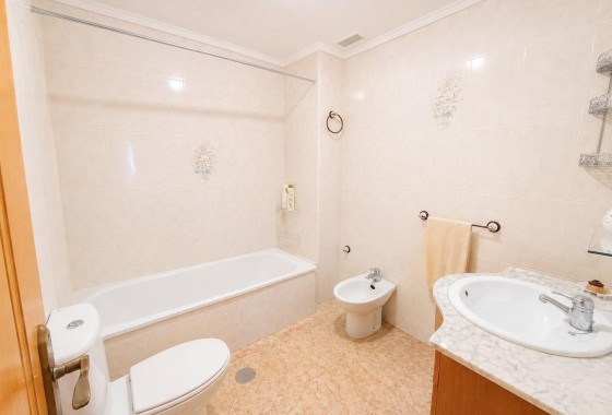 Resale - Apartment / flat - Torrevieja - Estacion de autobuses
