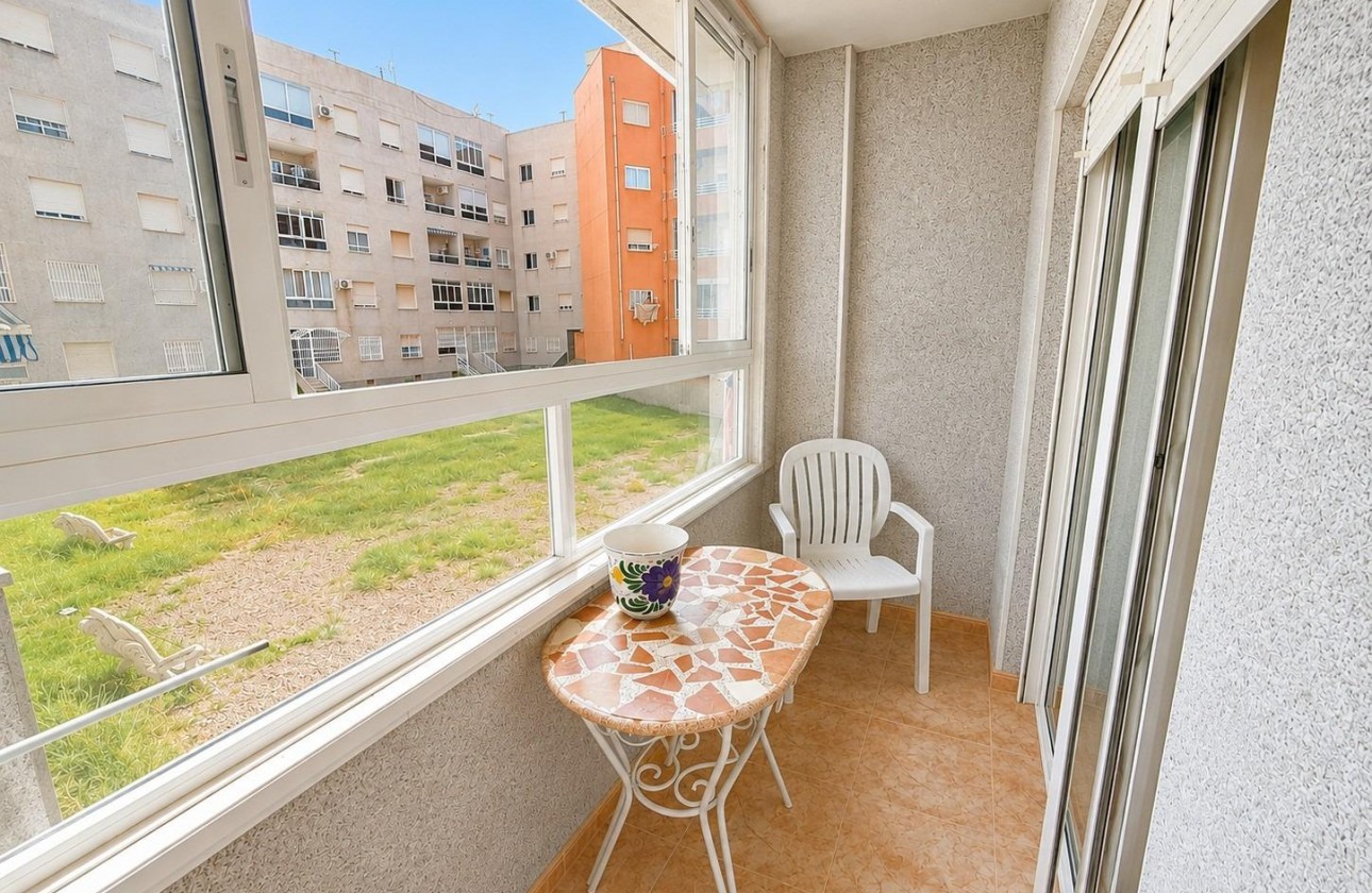 Resale - Apartment / flat - Torrevieja - Estacion de autobuses