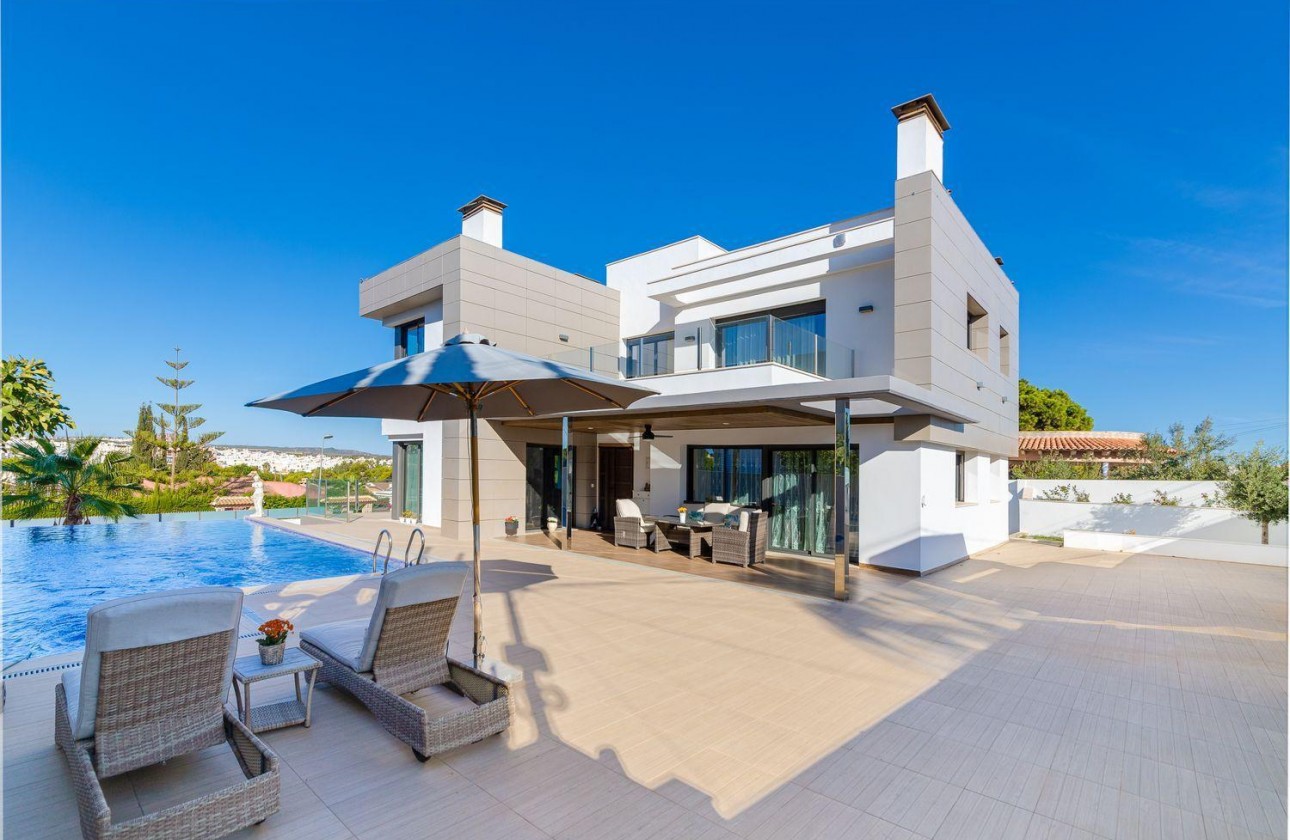 Resale - Villa - Torrevieja - Los balcones
