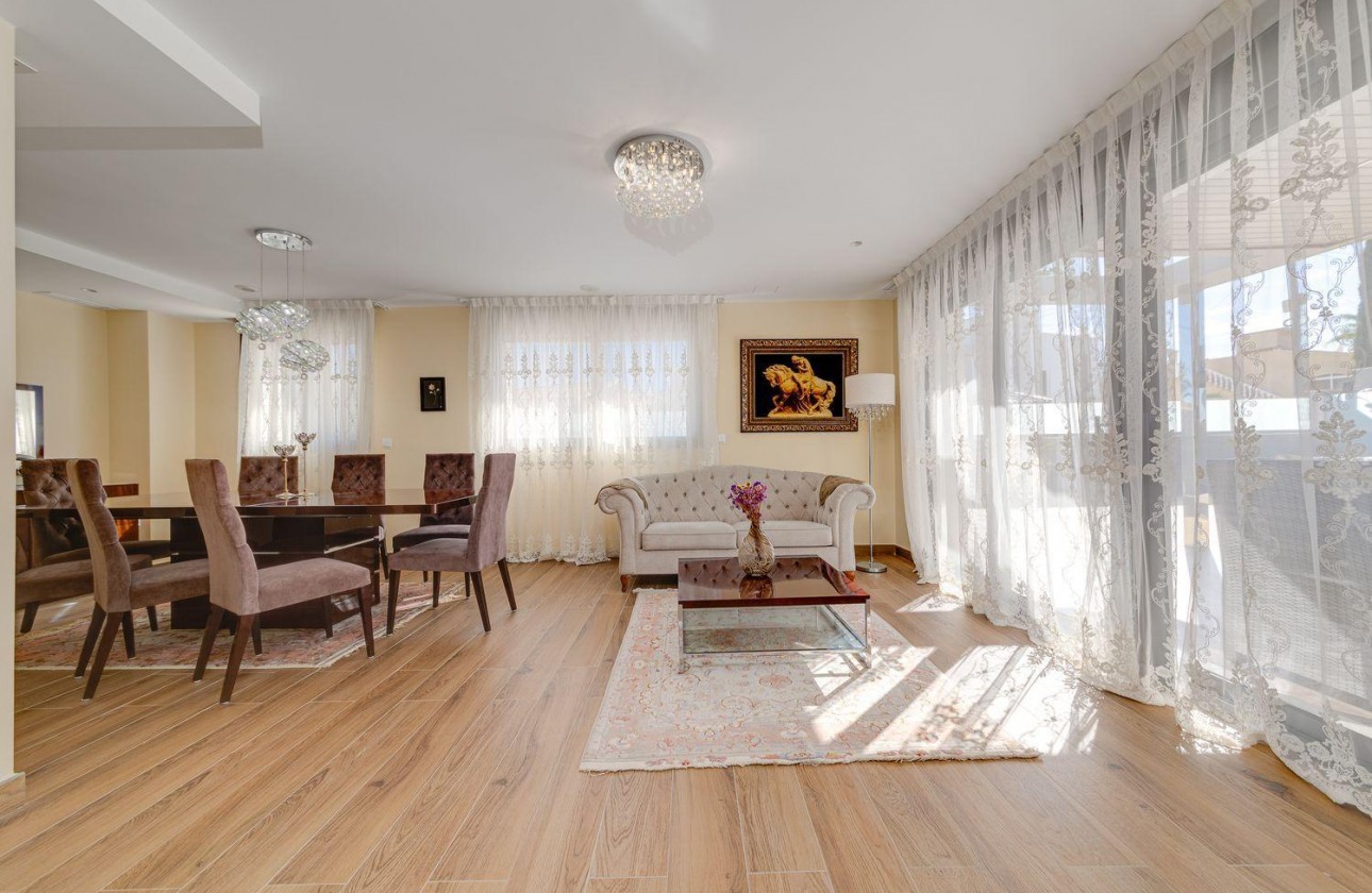 Resale - Villa - Torrevieja - Los balcones