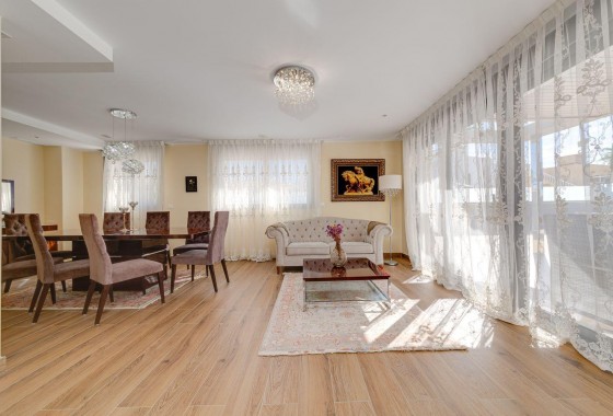 Resale - Villa - Torrevieja - Los balcones