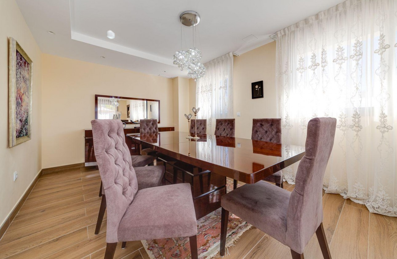 Resale - Villa - Torrevieja - Los balcones