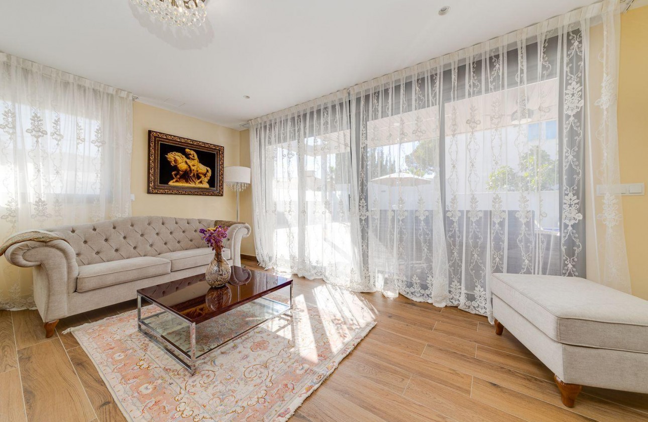 Resale - Villa - Torrevieja - Los balcones