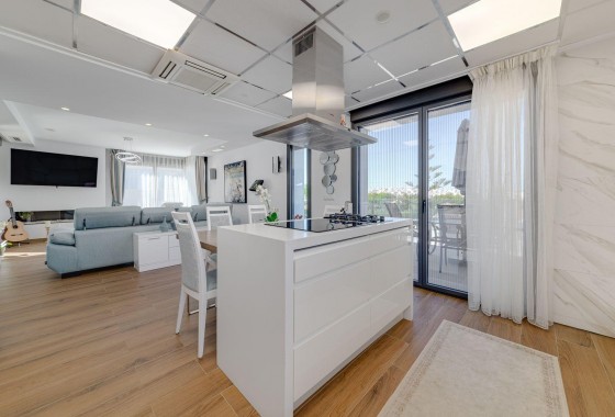 Resale - Villa - Torrevieja - Los balcones