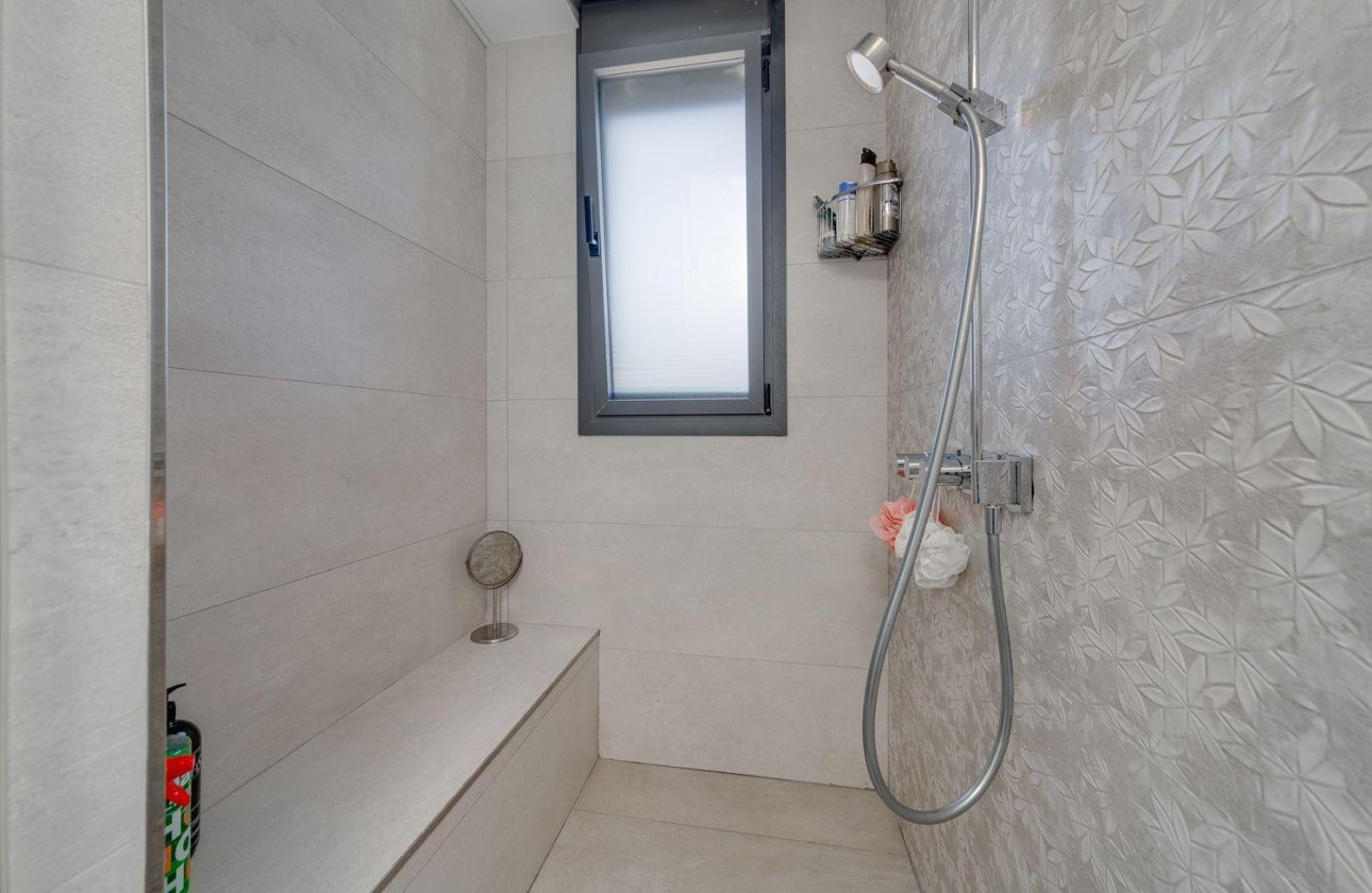 Resale - Villa - Torrevieja - Los balcones