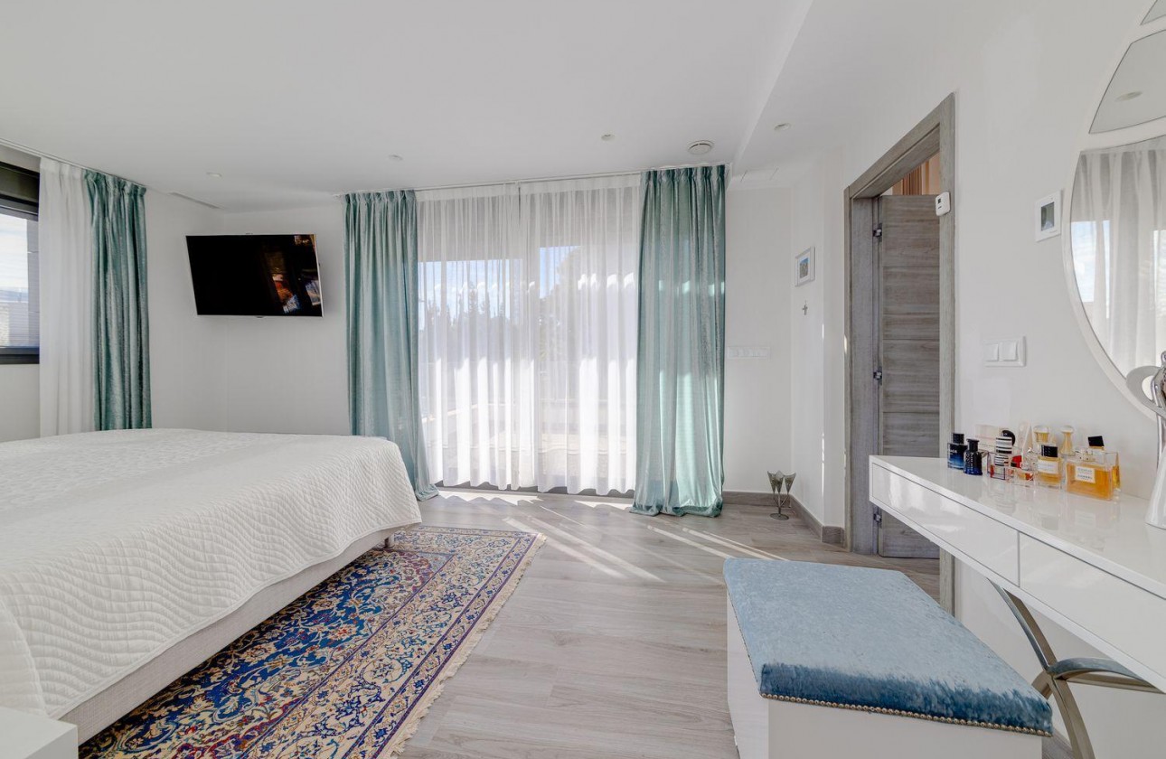 Resale - Villa - Torrevieja - Los balcones