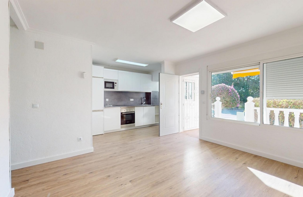 Resale - Bungalow - Orihuela Costa - Villamartín