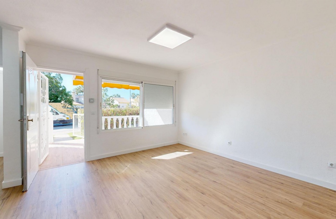 Resale - Bungalow - Orihuela Costa - Villamartín