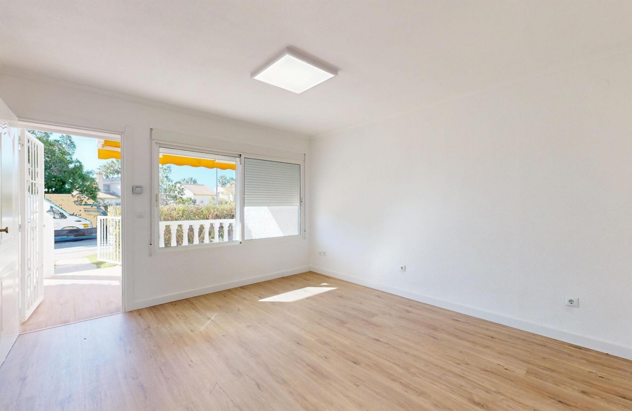 Resale - Bungalow - Orihuela Costa - Villamartín