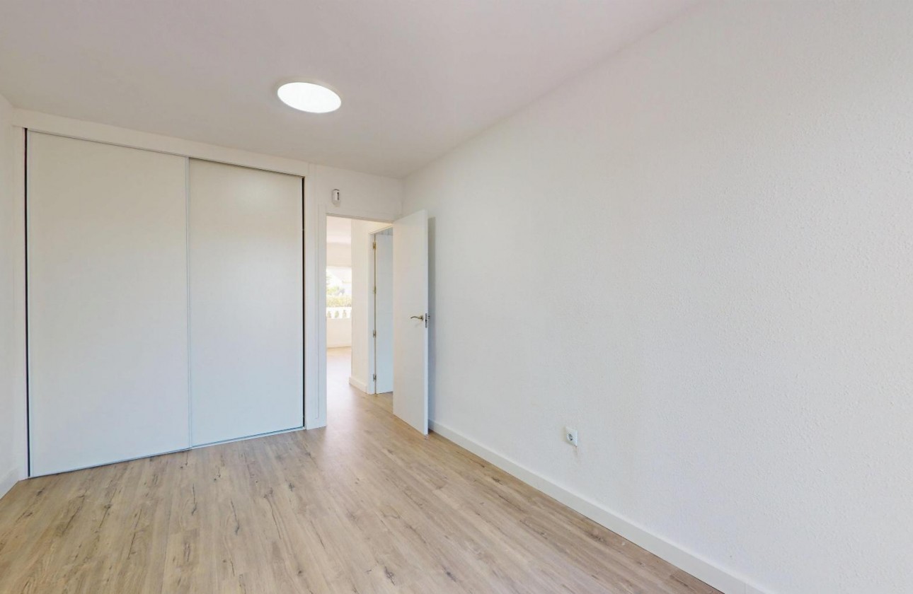 Resale - Bungalow - Orihuela Costa - Villamartín