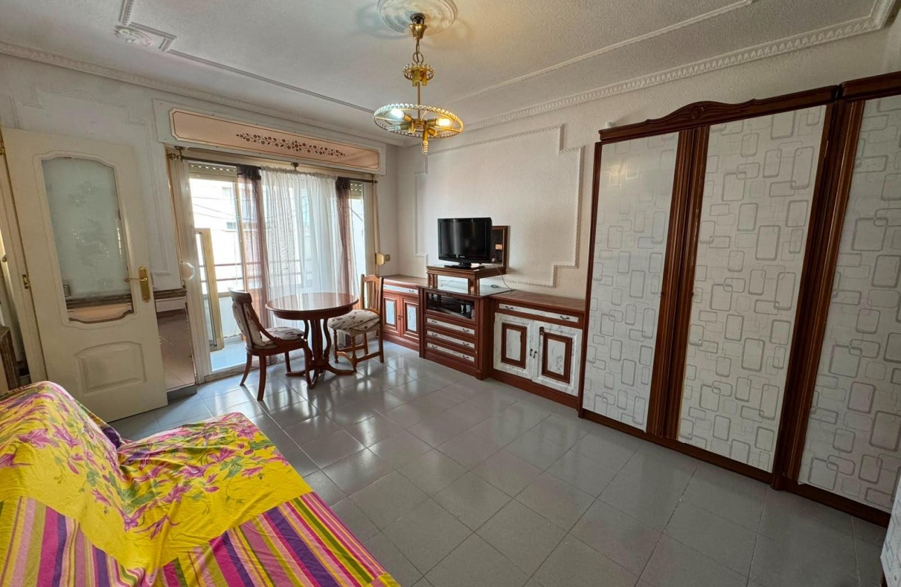 Reventa - Apartamento / piso - Torrevieja - Centro