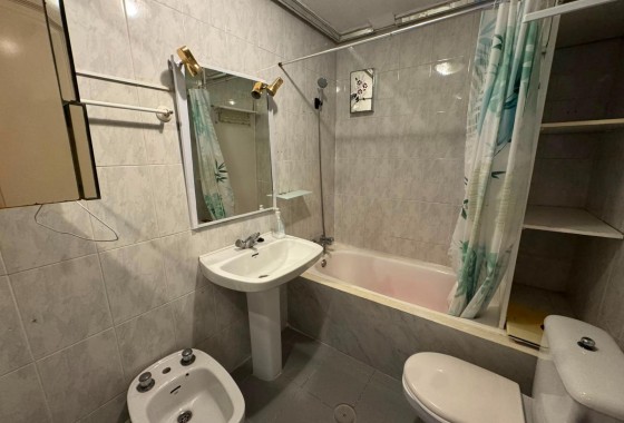 Reventa - Apartamento / piso - Torrevieja - Centro