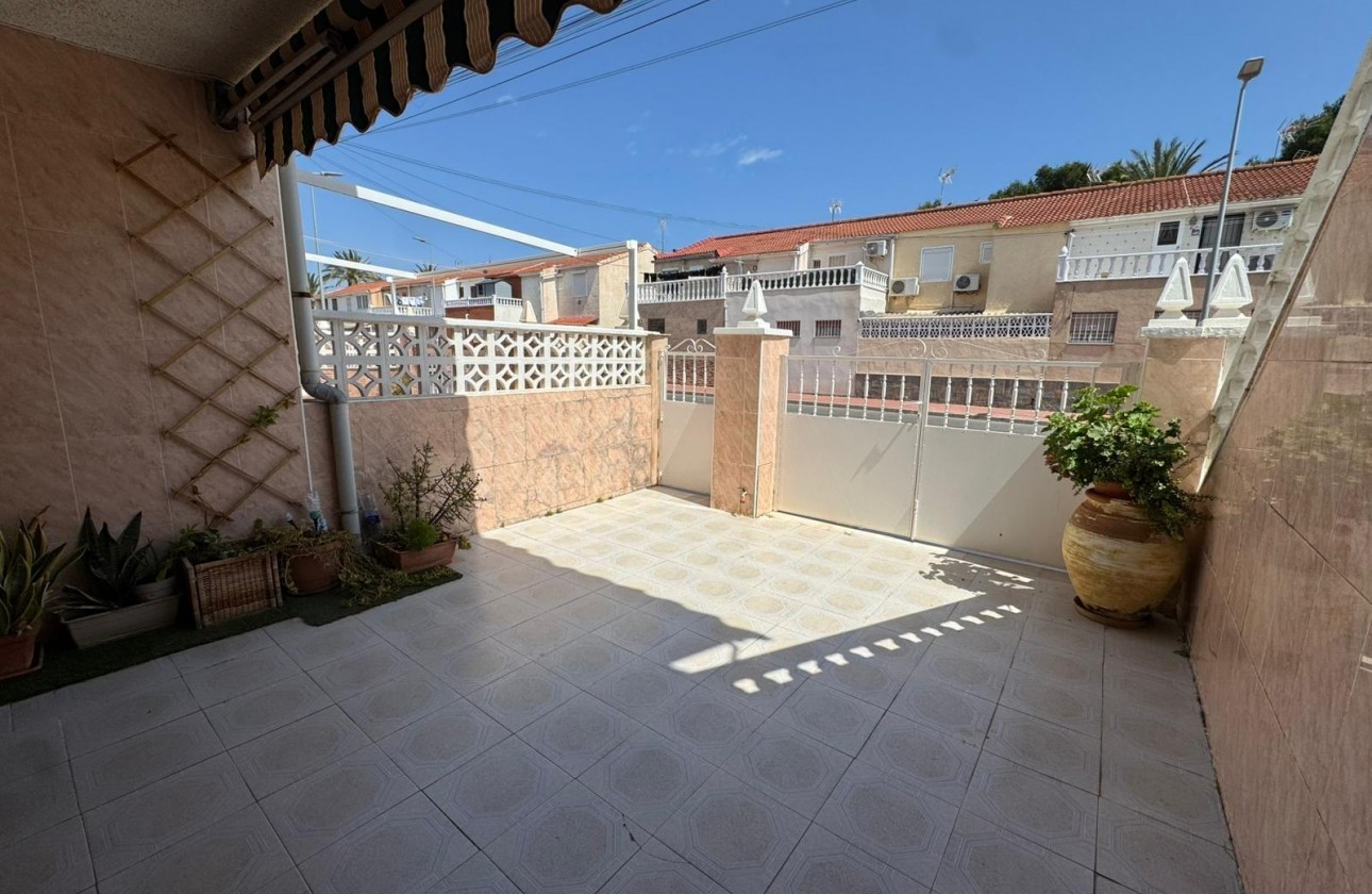 Resale - Bungalow - Torrevieja - Playa de los Naufragos