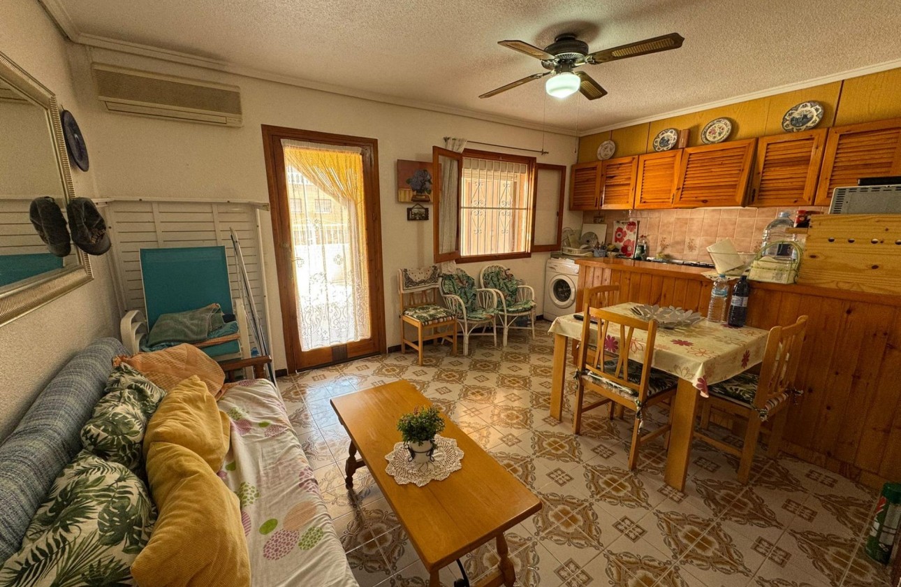 Resale - Bungalow - Torrevieja - Playa de los Naufragos
